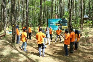 Jasa outbound di Puncak Pinus Becici Jogja
